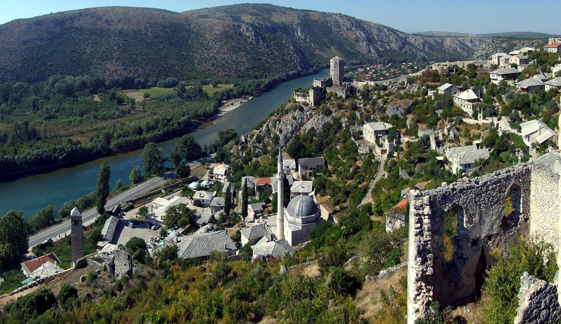 Počitelj kőfalu a Neretva fölött